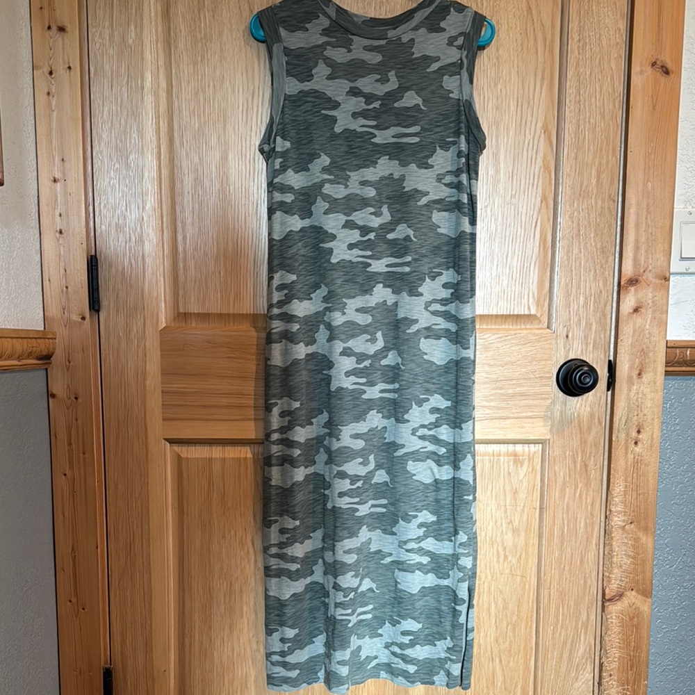 Universal Thread Gray Sleeveless Dress